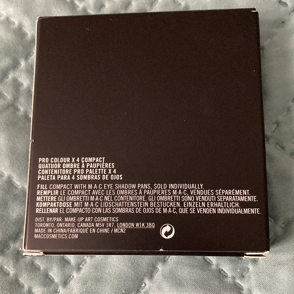 Mac Pro Colour x 4 Make Up compact - Picture 5 of 6